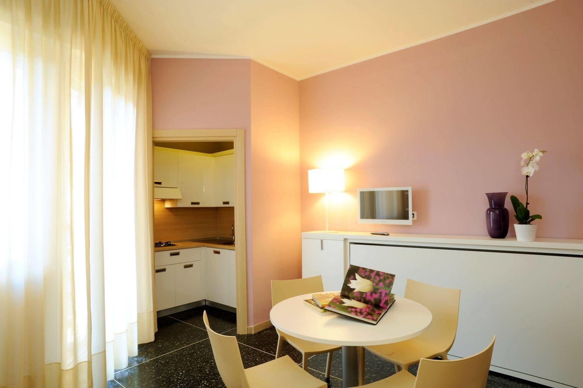 Residence Oliveto Ceriale Exterior photo